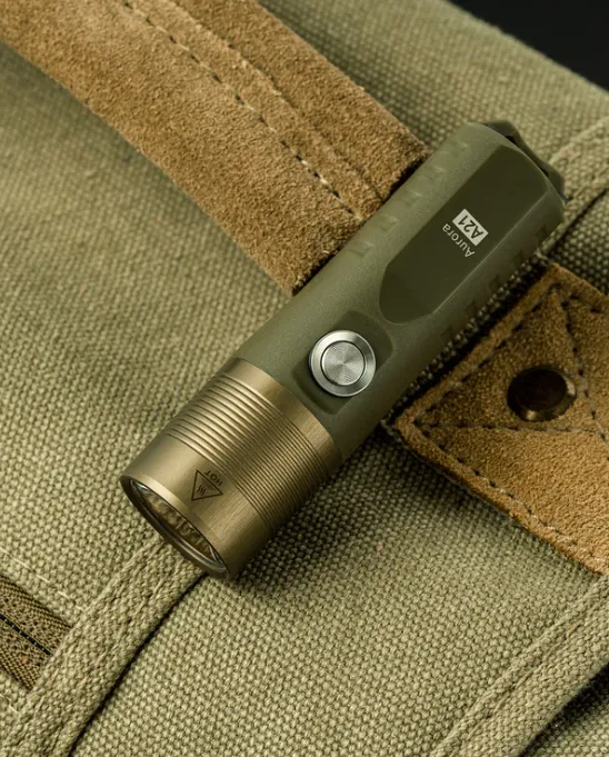 ĐÈN PIN CHIẾU TIA UV LÀ GÌ? ỨNG DỤNG CỦA ĐÈN PIN TIA CỰC TÍM