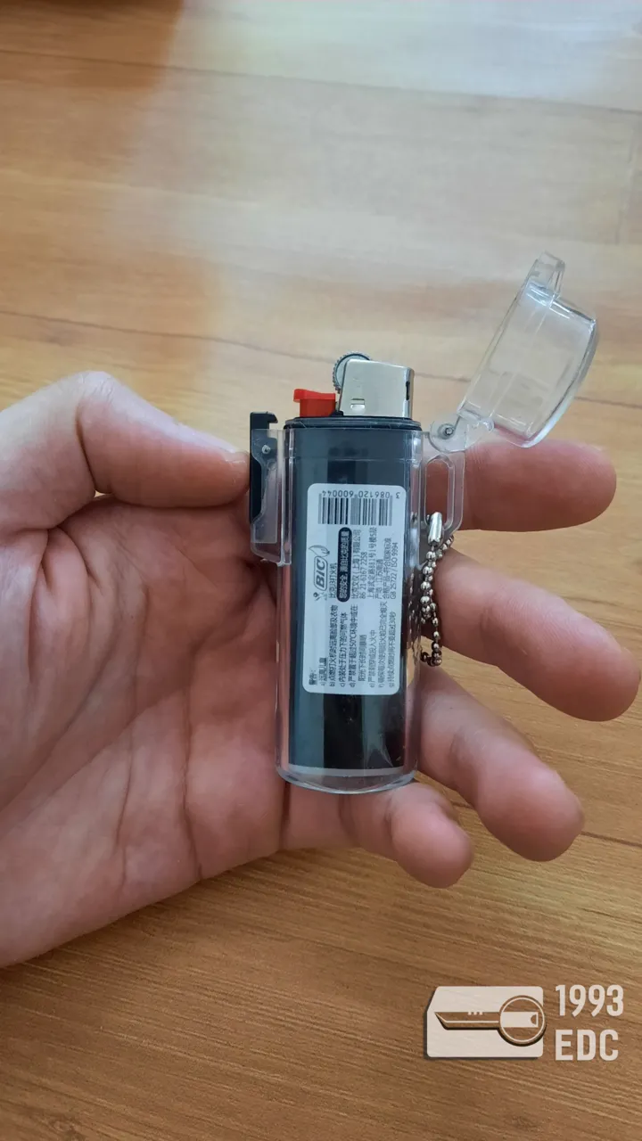 Bật lửa Bic J3 EDC có vỏ nhựa chống nước